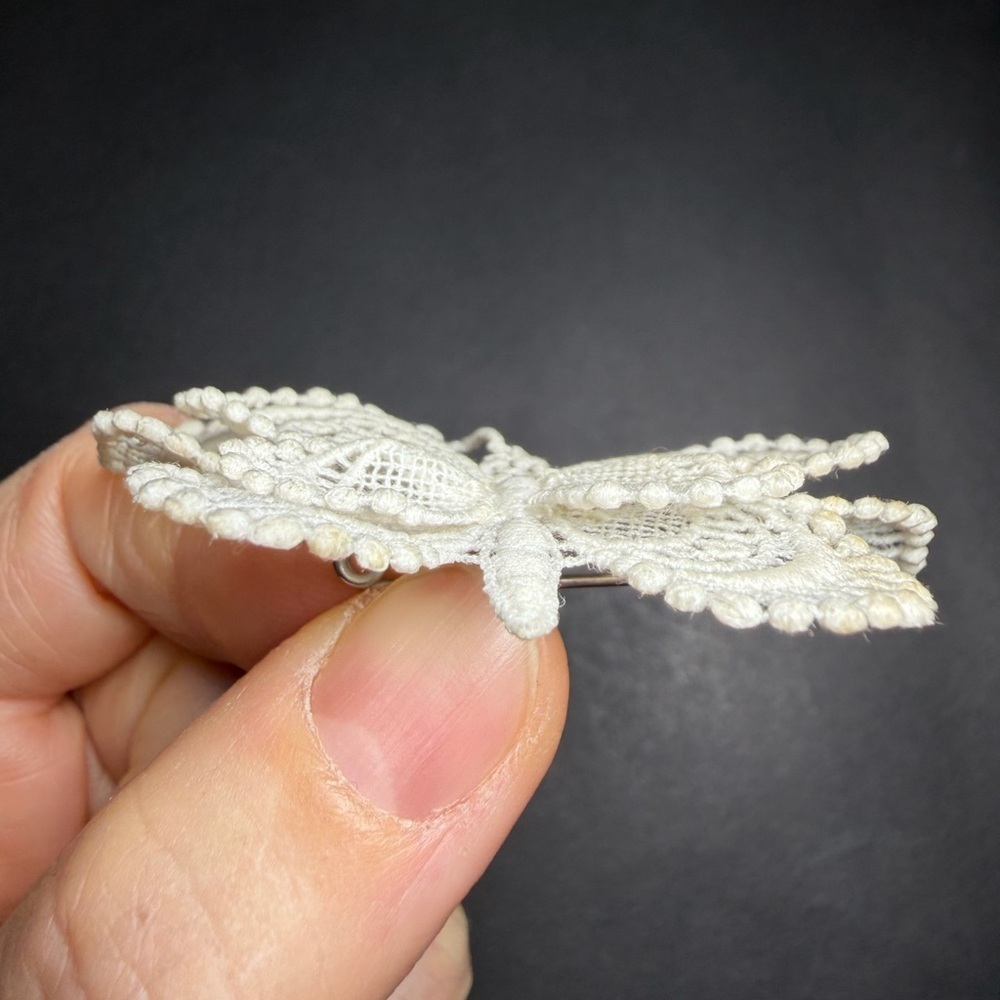 Vintage White Swiss Lace Butterfly Brooch Pin - Picture 10 of 12